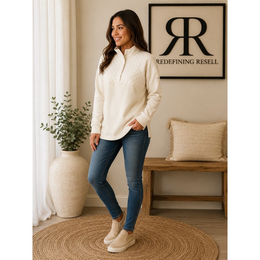 Columbia Women's Quilted Pullover Top Beige Mock Neck Snap Front Long Sleeve